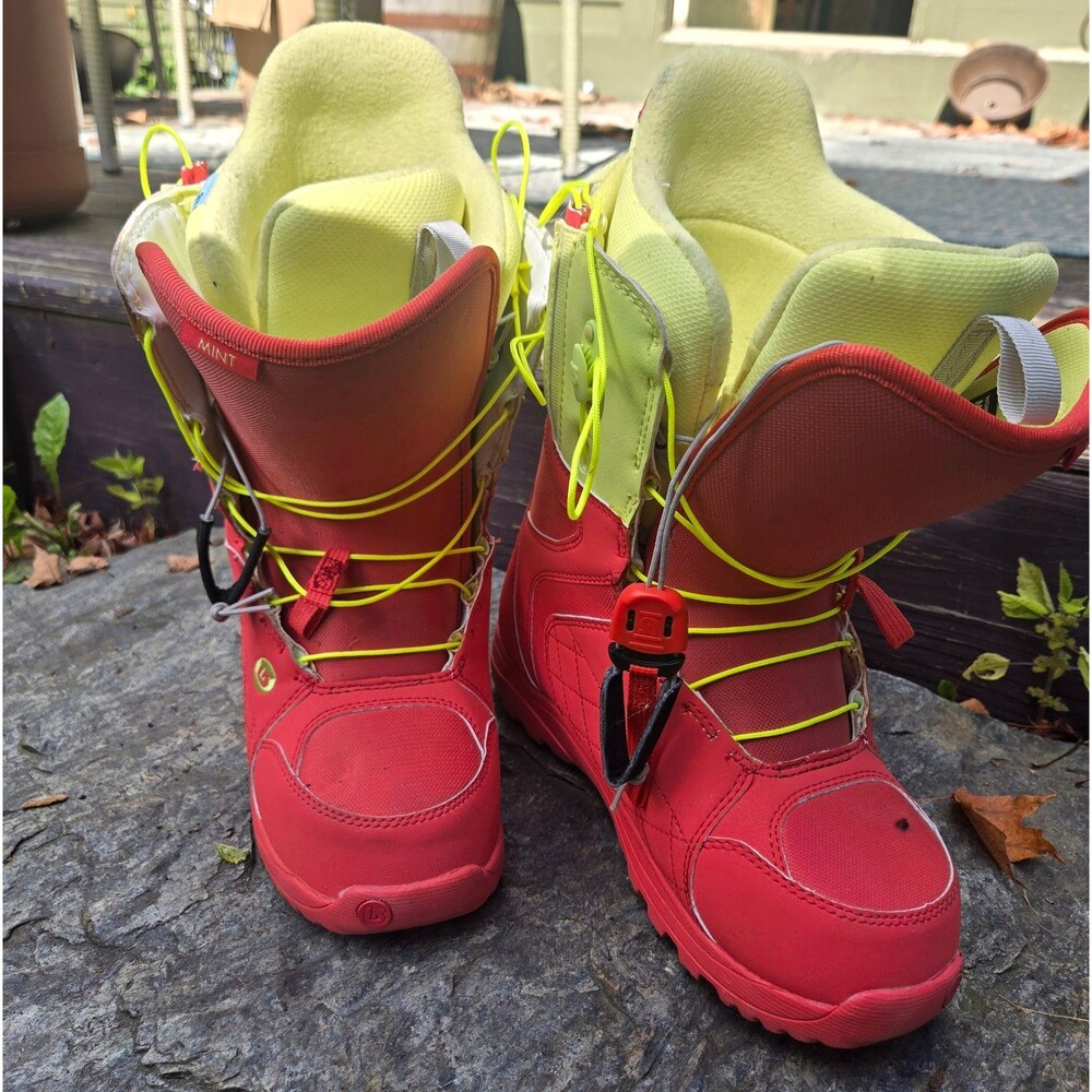 Burton Women’s Mint Snowboard Boots Red/Yellow US 7 Speed Lace Soft Flex
